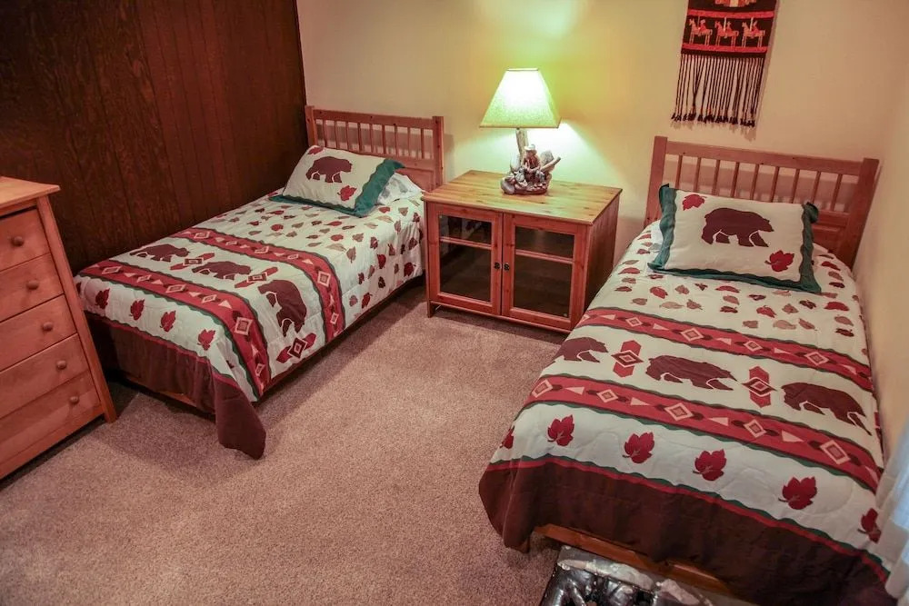 Chateau de Montagne 23 Spacious Family Condo With Great Complex Amenities On Shuttle Route by RedAwning