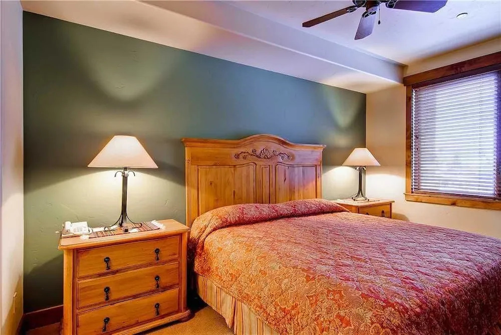 3205 Champagne Lodge, Trappeur's Crossing Apartment 2