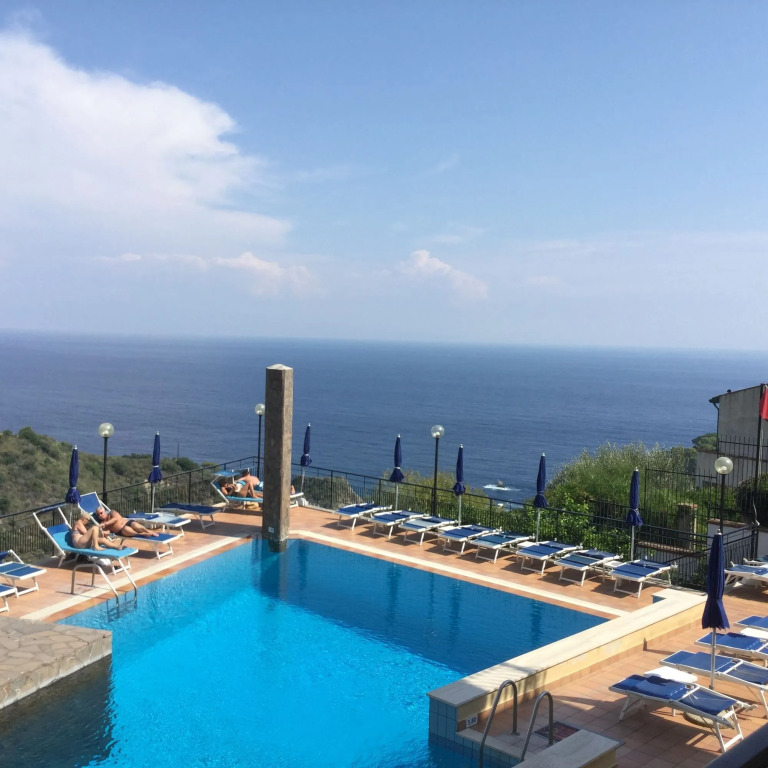 Hotel Sirius