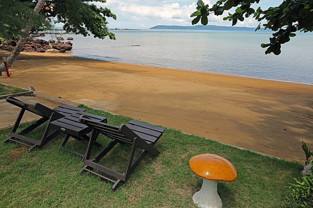 Koh Mak Buri Hut Natural Resort