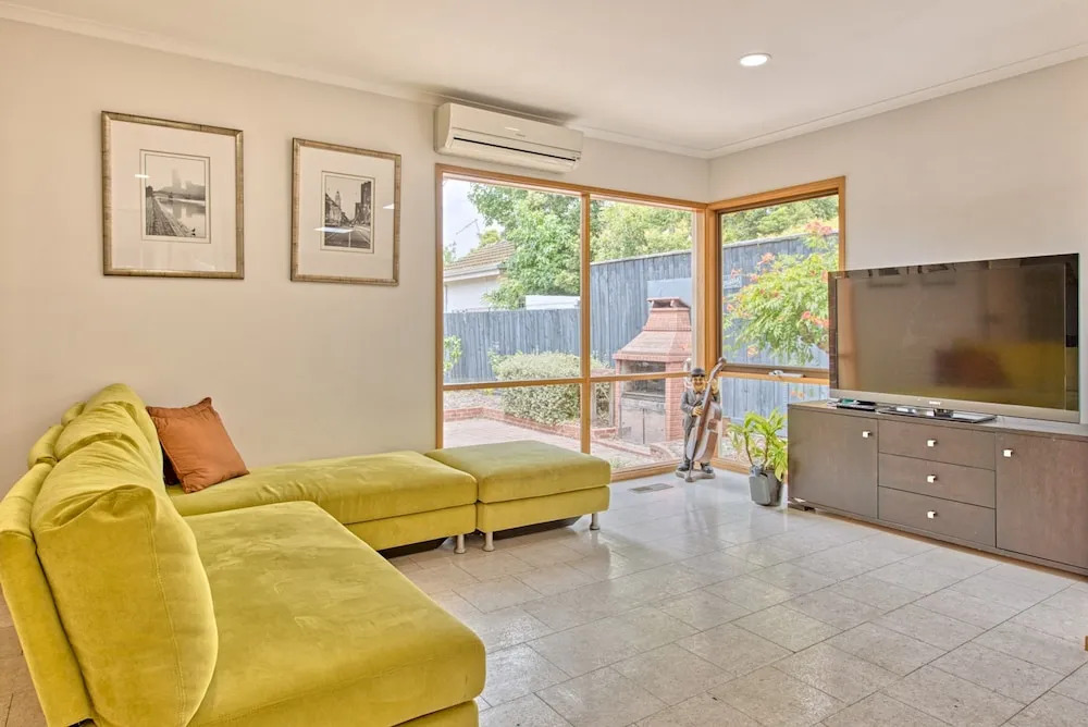 Spacious family home St Kilda