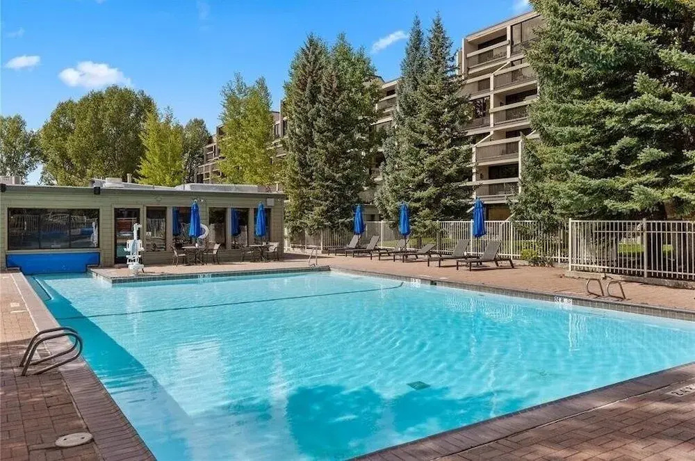 Spacious And Luxurious 2br Condo
