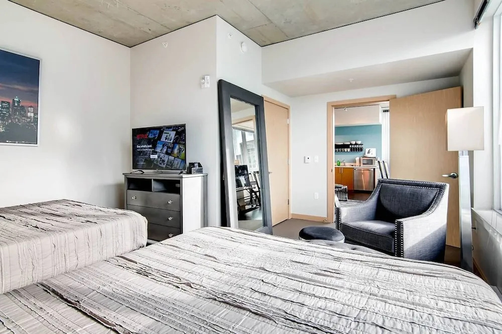 Speechless In Seattle! #1 Location - 2BR - Free Parking! (VR1)