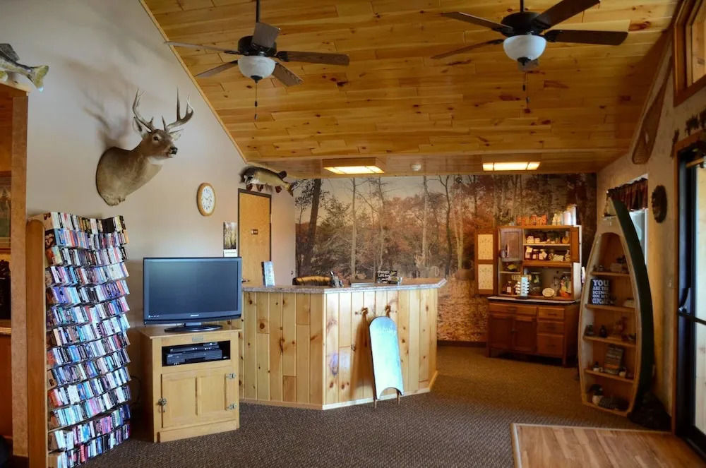 Chicaugon Lake Inn