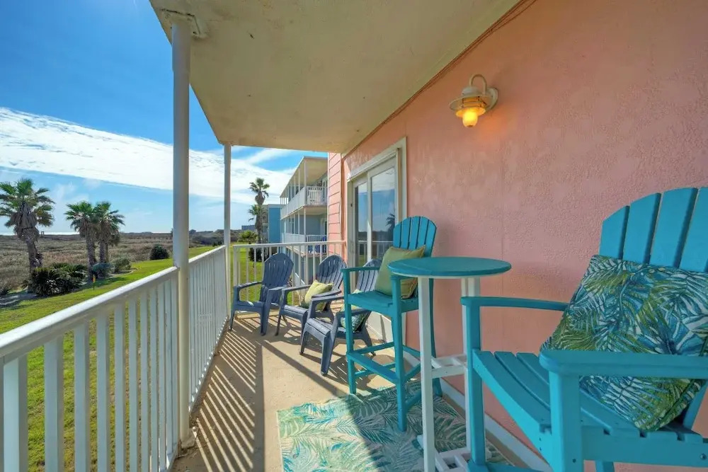 Sleeps 18, 2 Condos Beach Access, Pool, Views, Tennis + Pickleball Courts