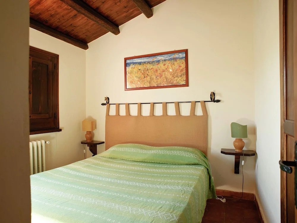 Beautiful Villa With Large Garden, Pool and Breathtaking Views