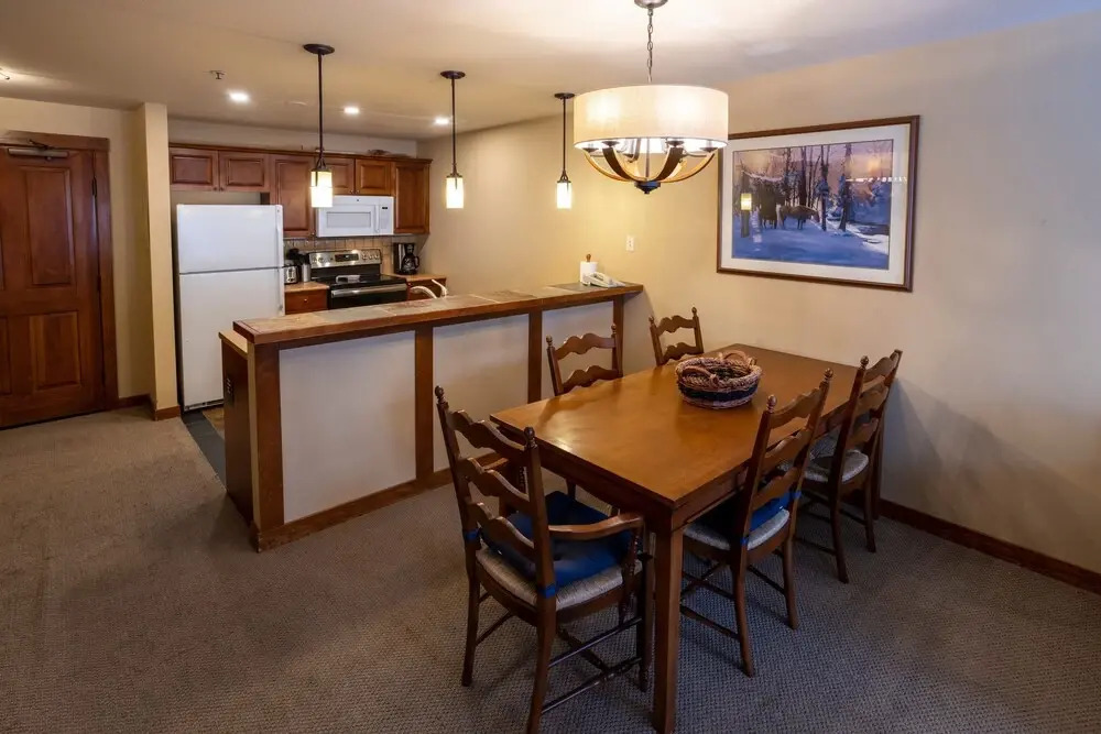 3413 - One Bedroom + Den Standard Powderhorn Lodge 1 Condo