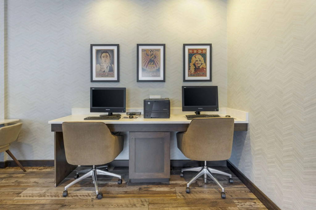 Best Western Plus Nashville Airport Hotel - BNA