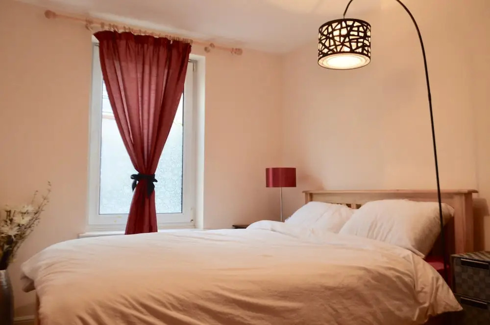 3 Bedroom Flat In Leith