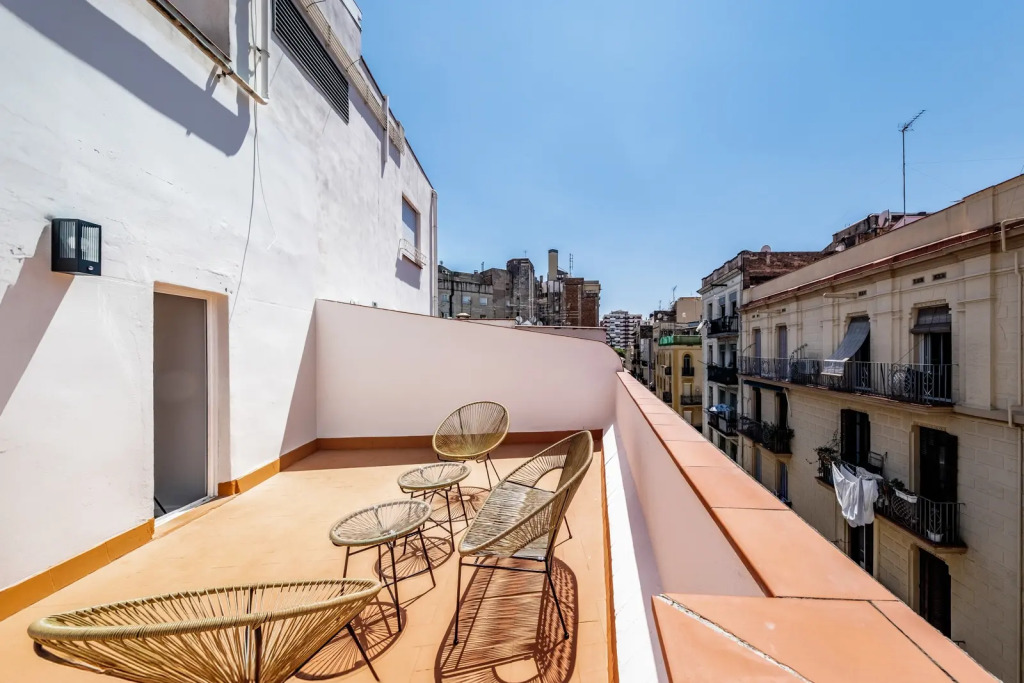 AinB Barcelona Sants Apartments