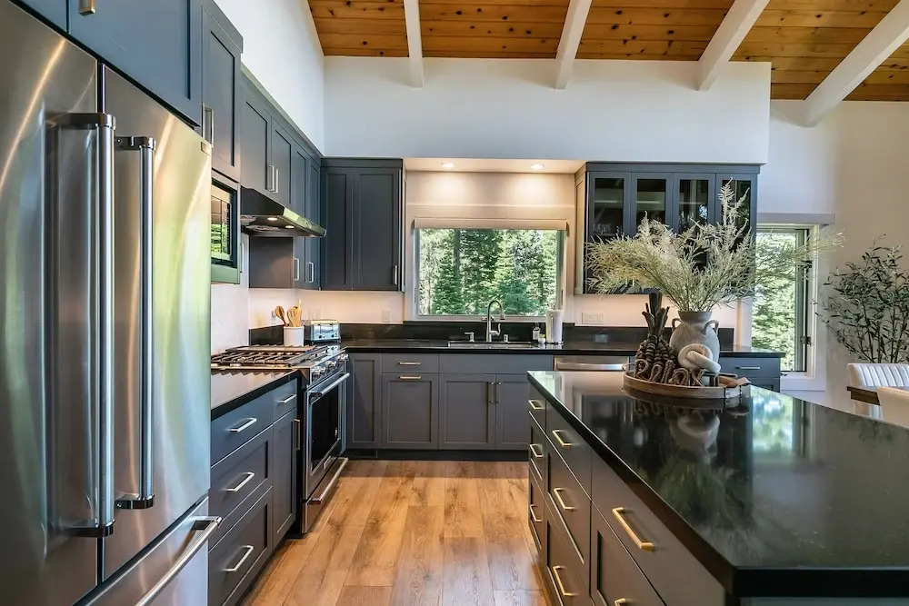 Luxe Tahoe City Cabin w/ Lake Views & Beach Access