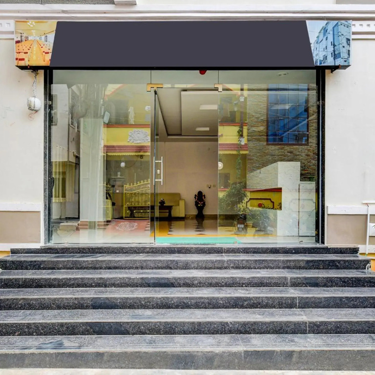 FabHotel Pushpa Grand