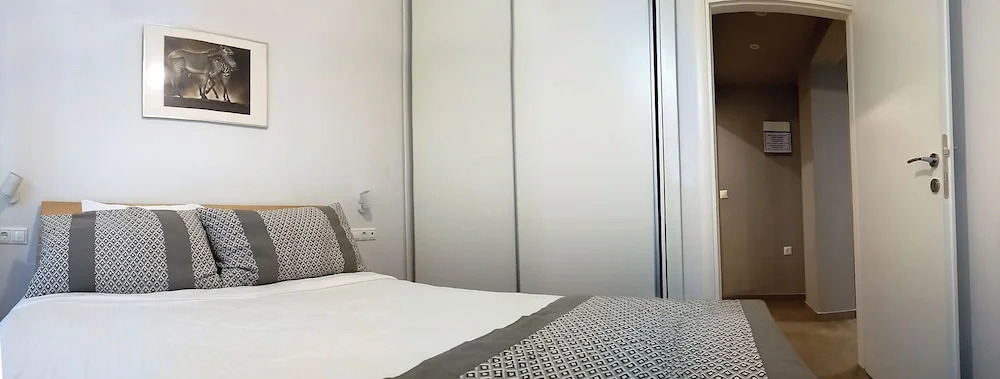 Heliconia Deluxe Apt Must