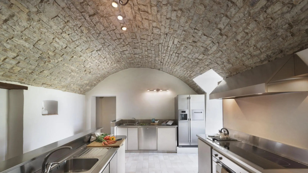 Luxury villa just 14 km from Florence. Sleeps 16 with hydromassage, sauna & gym!-Villa Il Forte
