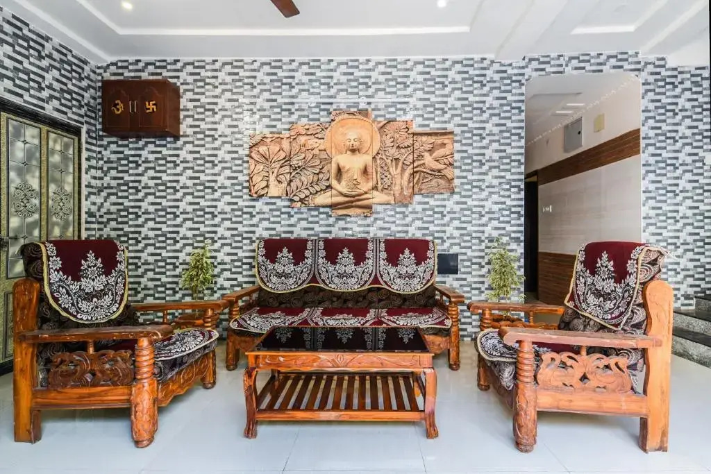 OYO 38595 Varsha Grand Residence
