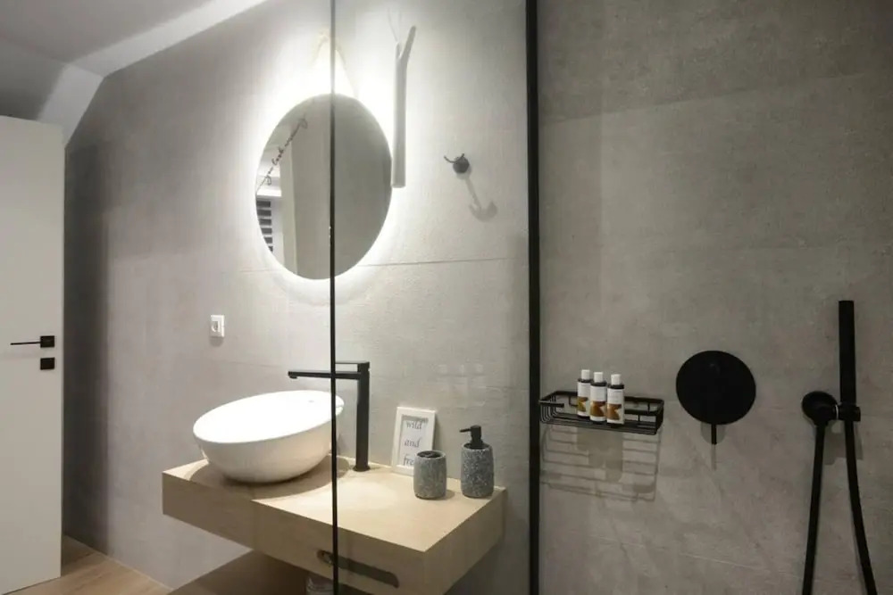 Damona 2BR Luxury Home With Garden