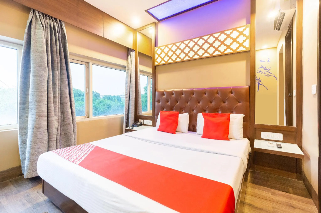 OYO 555 Hotel Mourya