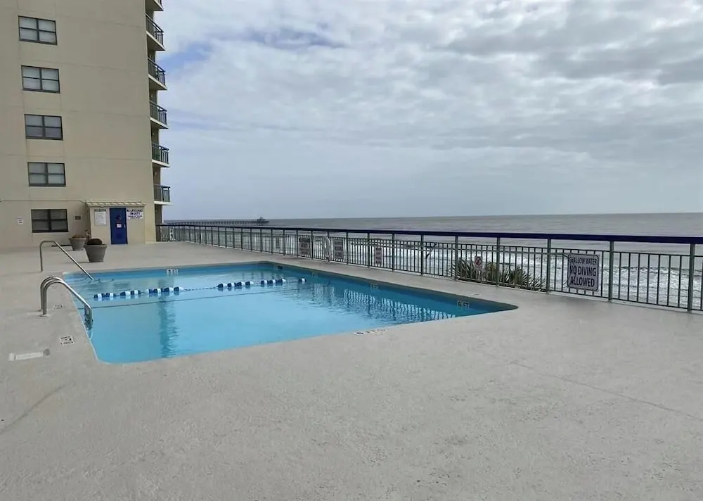 Oceans 607 2 Bedroom Condo