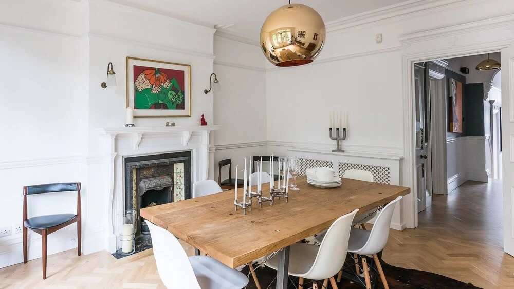 Beautiful, Grand House - Modern Art-Filled Interior