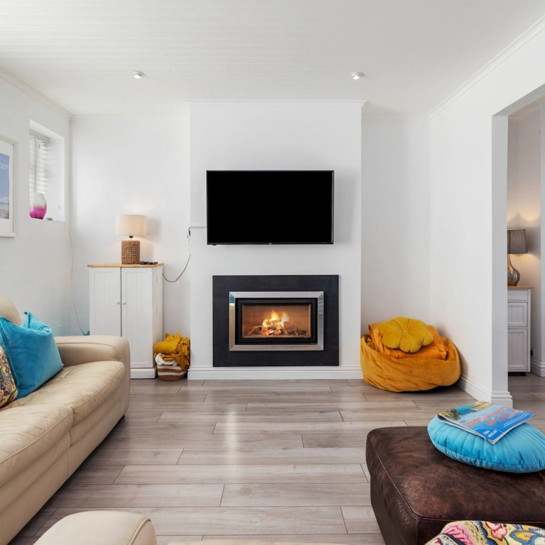 Comfrey Cottage - Lovely Cottage Near the Beach