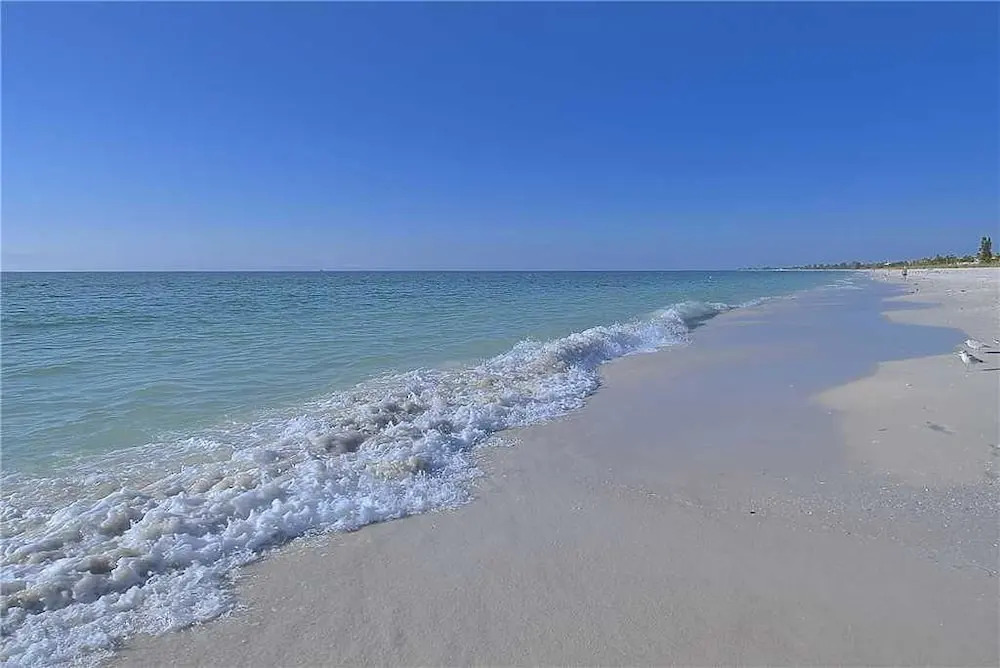 Jamaica Royale 101 - Two Bedroom Condo
