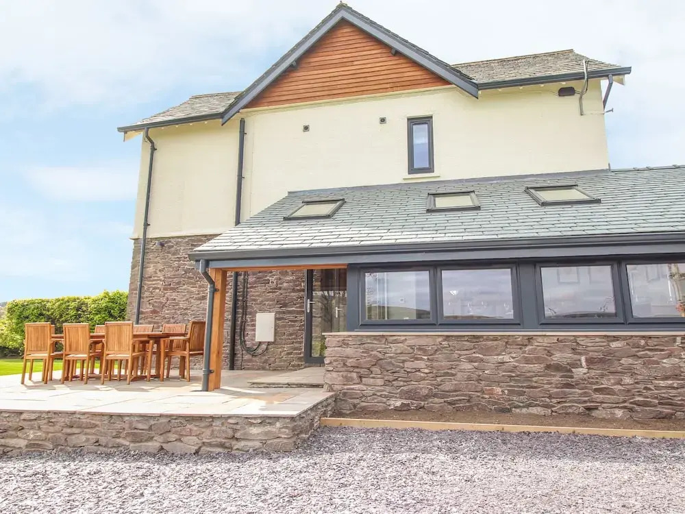 Lake View luxury home with Lake Ullswater view & 2 ground floor bedrooms ideal for 2 families