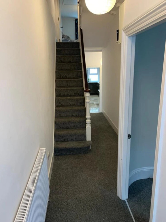 South West London 5-Bed Terrace House Sleeps 14