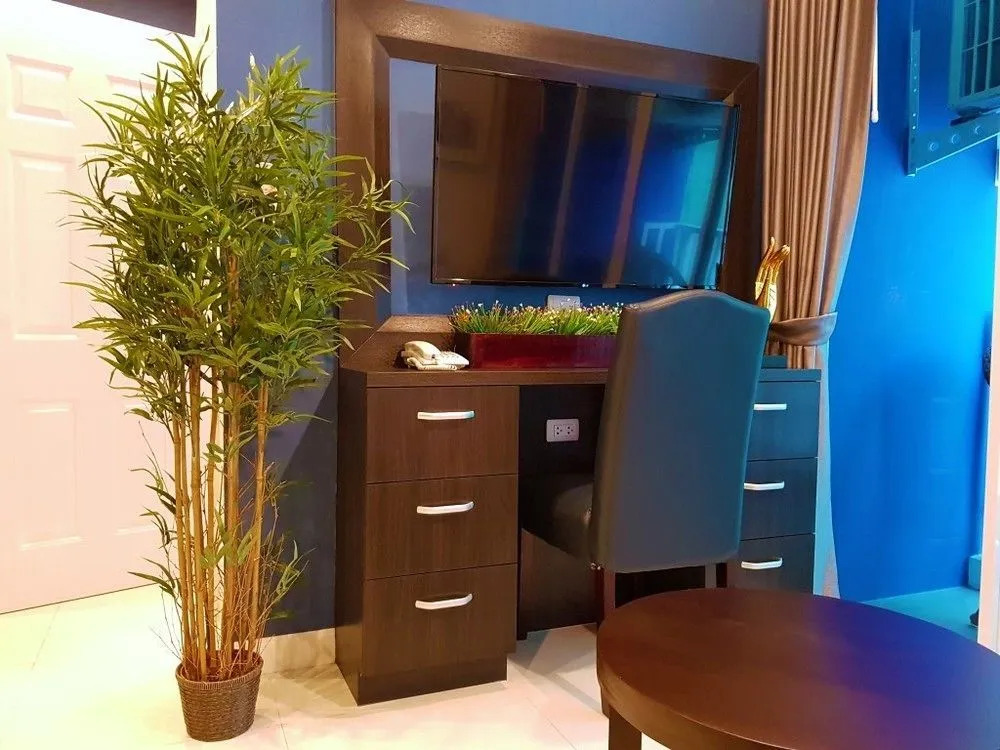 Club Apartments