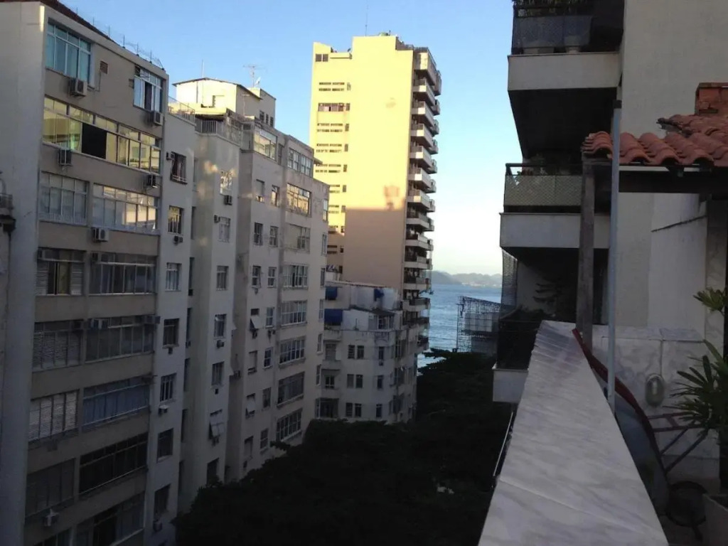 Studio vista lateral mar perto de 3 praias e Wifi 250Mb