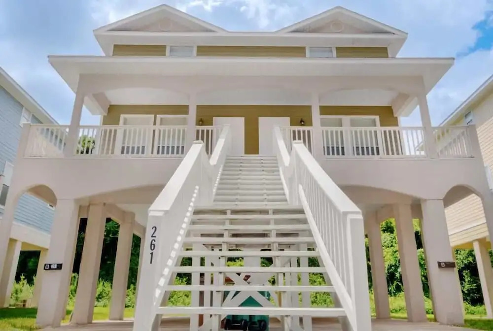 Cozy 2 Bed/1.5 Bath Duplex Just Blocks From Downtown Biloxi