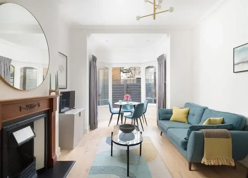 West End Drury Lane Modern 3 Bedroom Apt