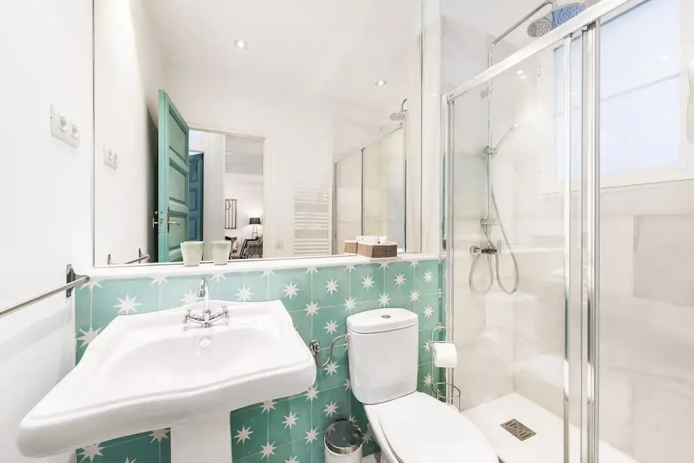 2 Bd Apartment Exclusive Location in Golden Mile. Velazquez II