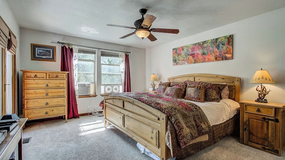 Hot Tub, Walk to Main Street + Town Ski Lift Park Ave Getaway by Avantstay