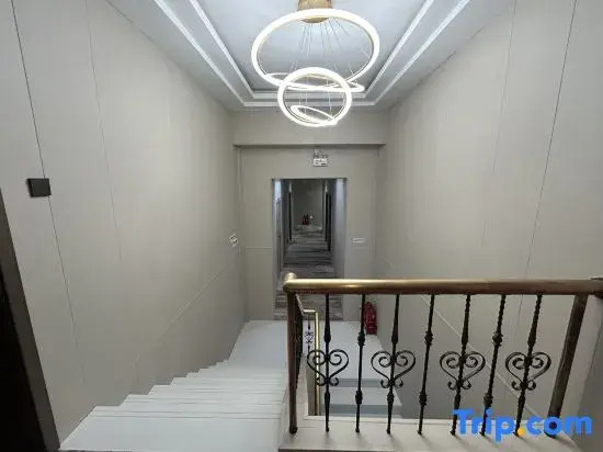 Rujia Huayi Select Hotel (Beijing Guozhan Xibahe Subway Station)