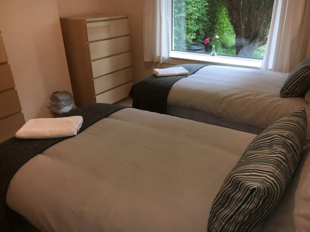 Glasgow Scotstoun Cottage Flat