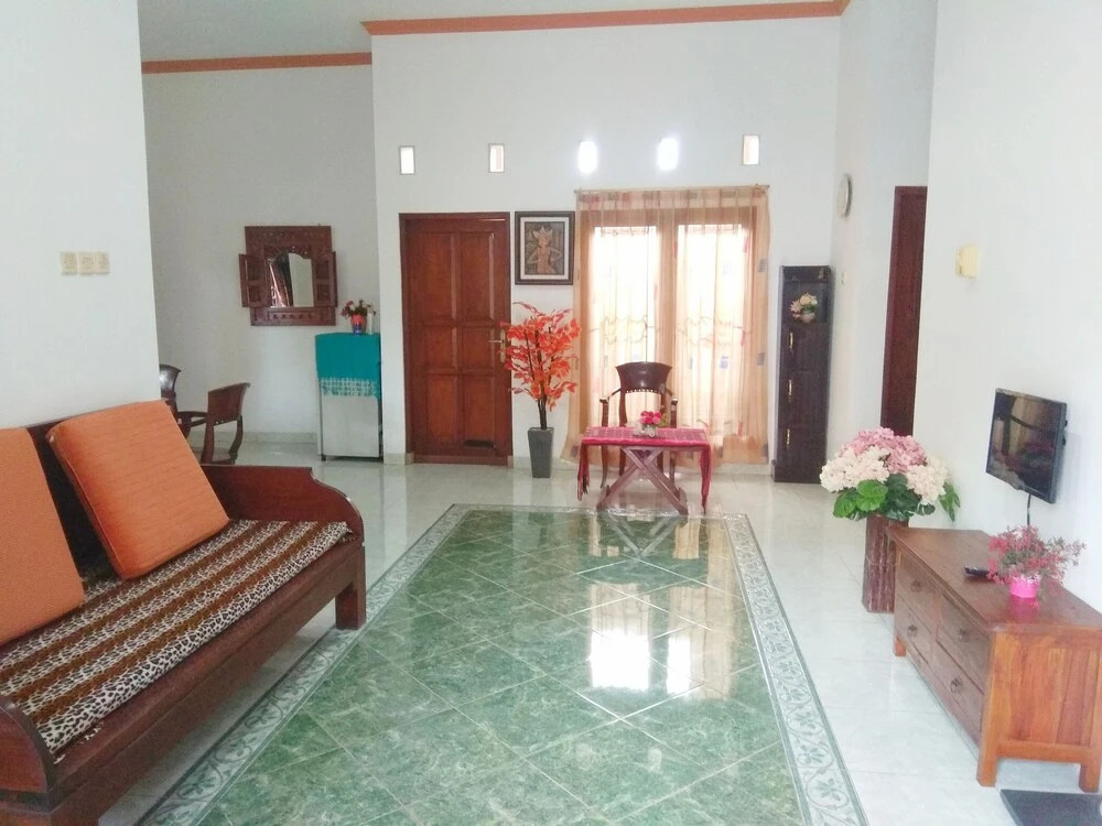 Pesona Mentari Homestay by FH Stay