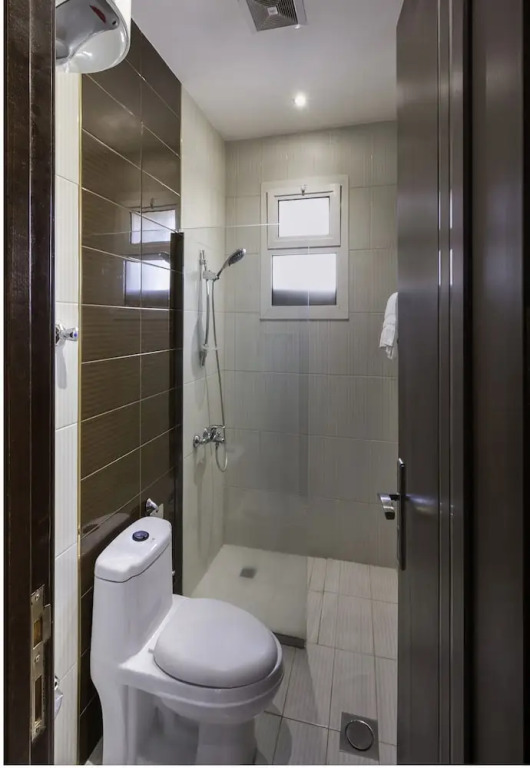 OYO 160 Dotel Suites