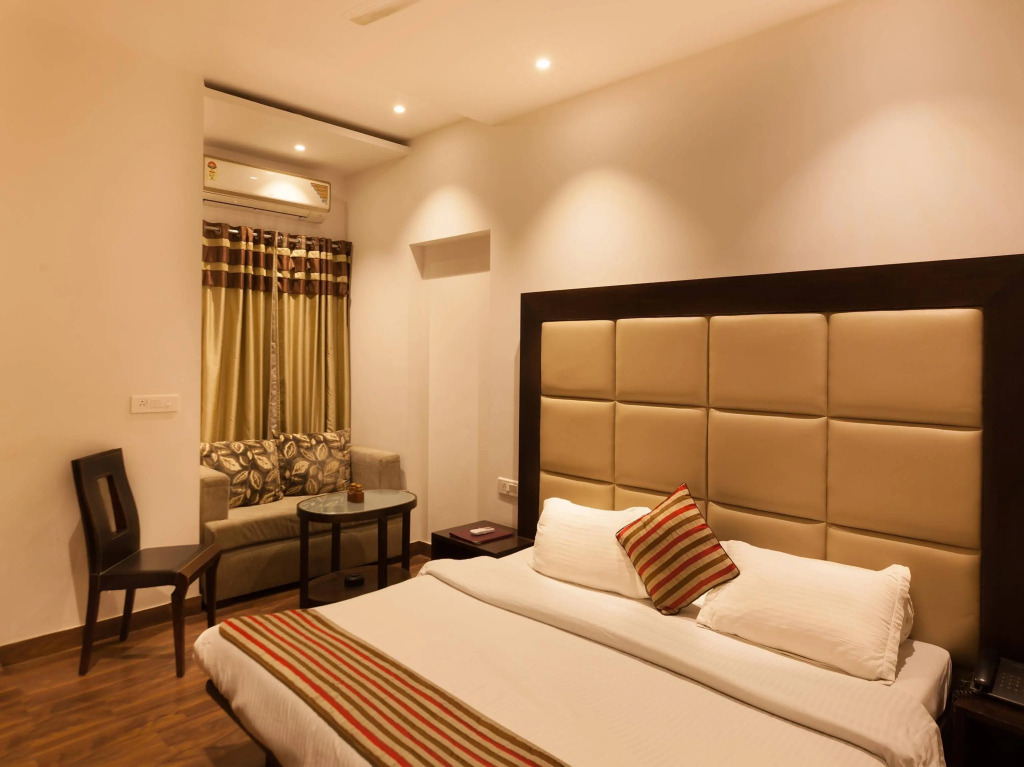 OYO 326 Hotel Shubhdeep Aashiyana