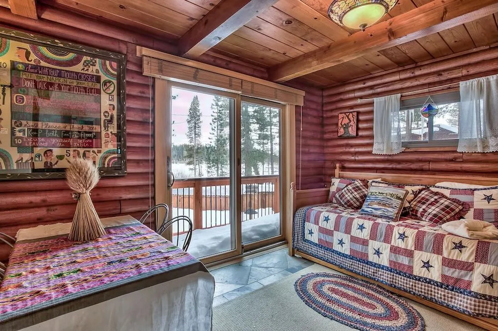 Meadow View 764S - 2 Br cabin by RedAwning
