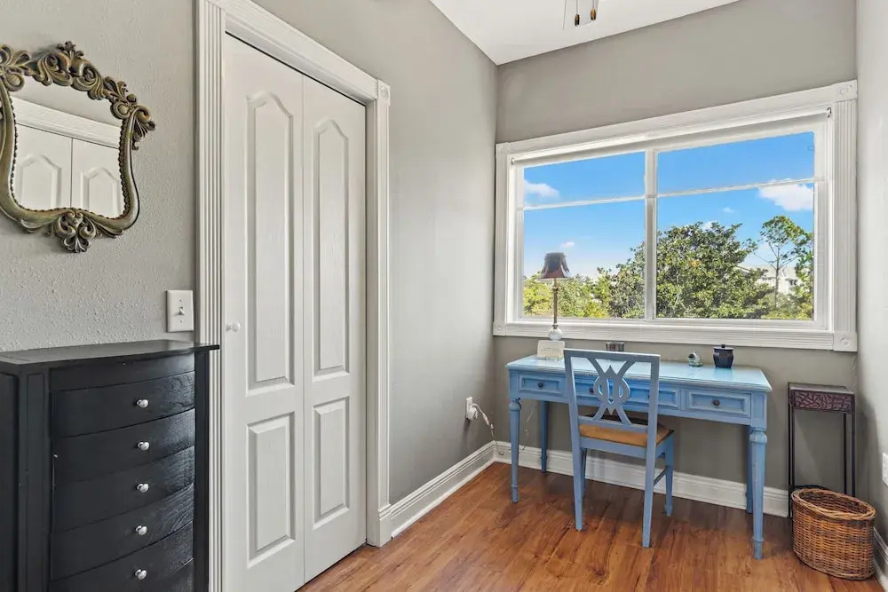 Sunset Cove: Charming 3br/3ba Beach House Sleeps 8 With Sunsets & Serenity