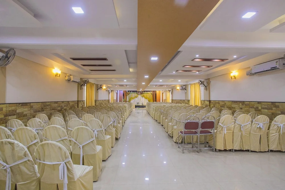 OYO 25121 Bns Lodge