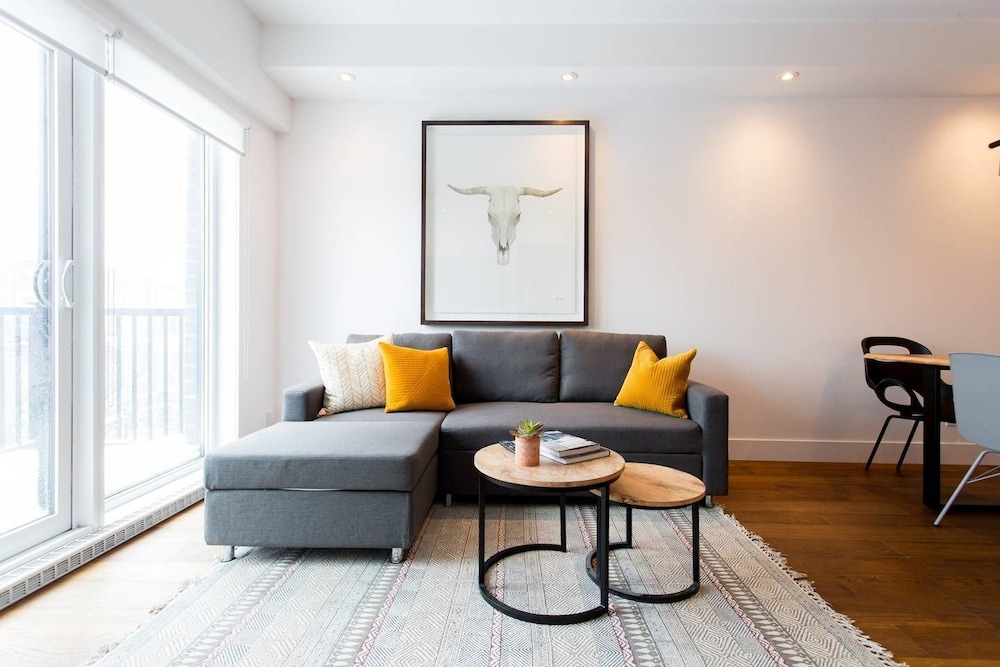 Spacious 2 Bedroom Condo in Little Italy
