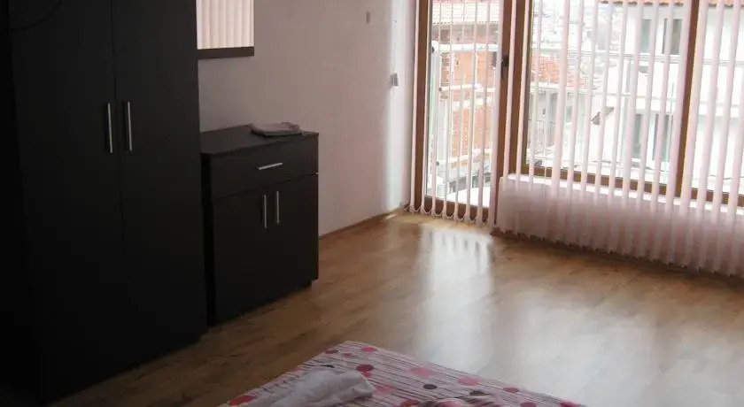 Guest House Mihalevi