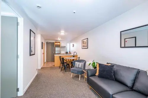 Central Luxury Apartment 108
