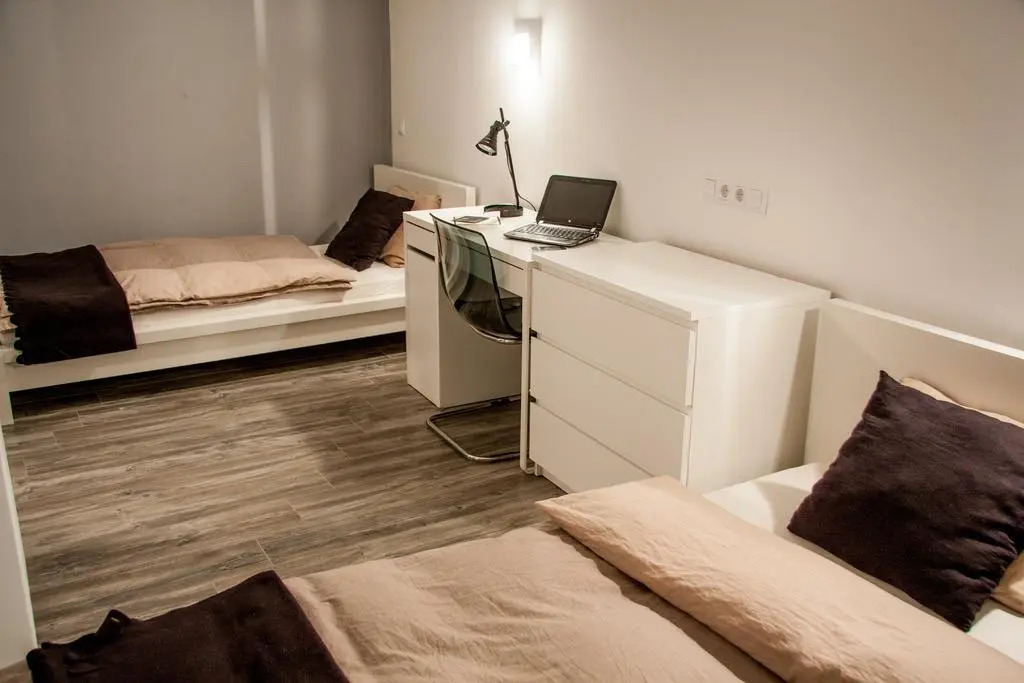 4 Rooms