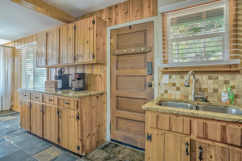 3BD Cowboy Cabin Pikes Peak Mountain Log Cabin