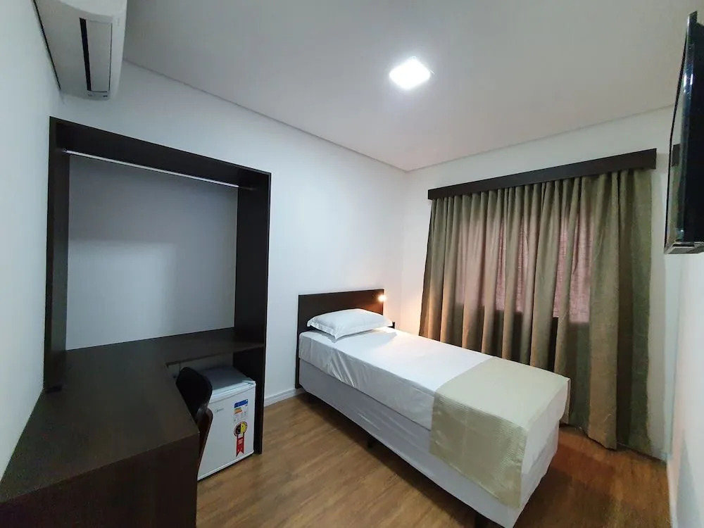 Hotel Carmelo - Airport