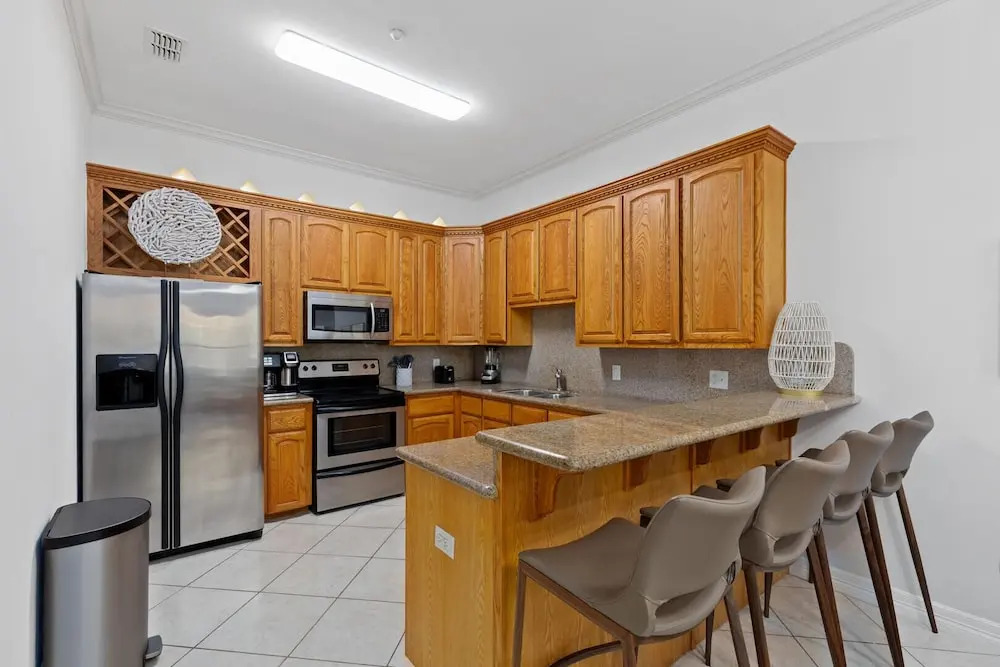 Modern Ground flr Condo 1/2 Block to Beach w Pool!