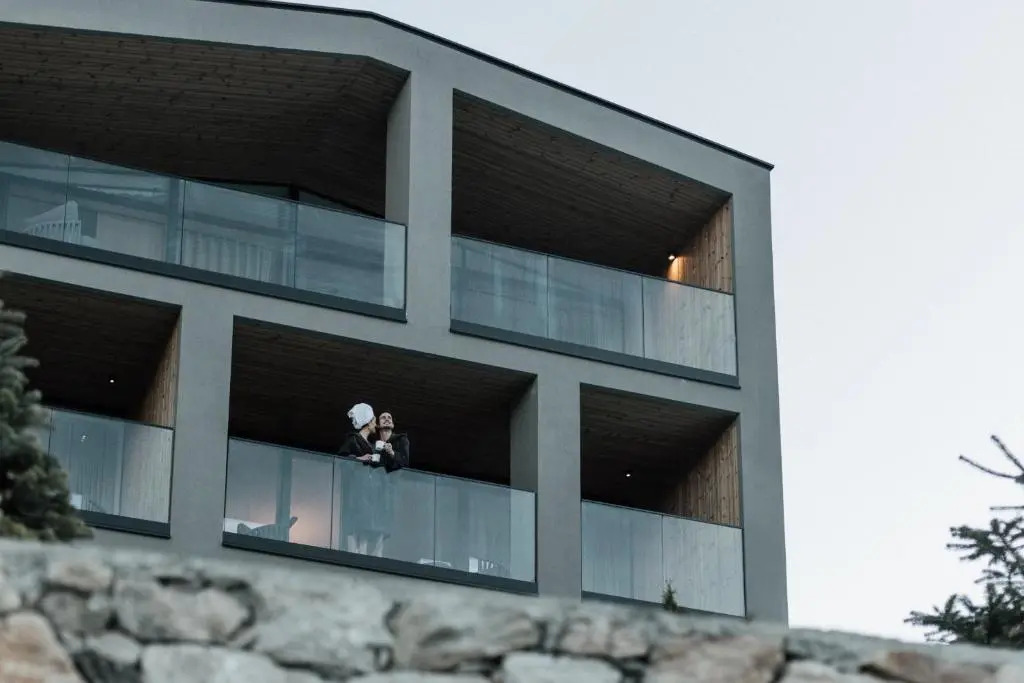 Lacumontes Lake View Apartments