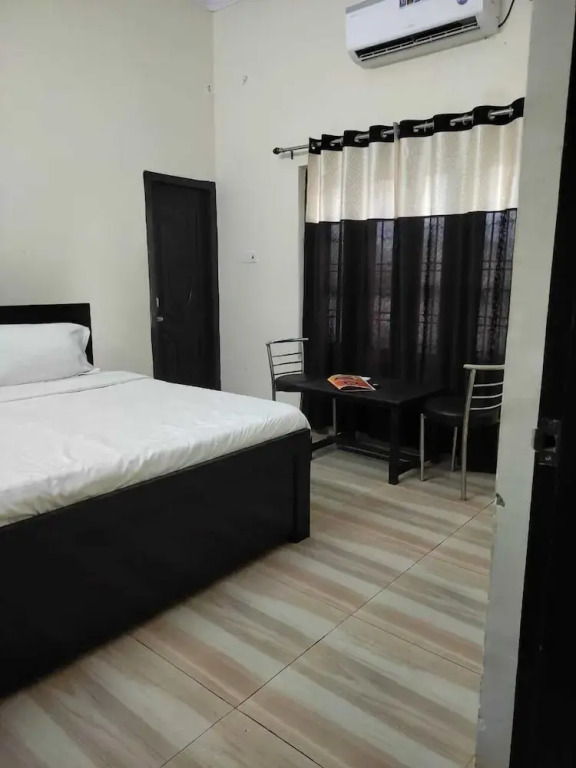 Wave Guest House